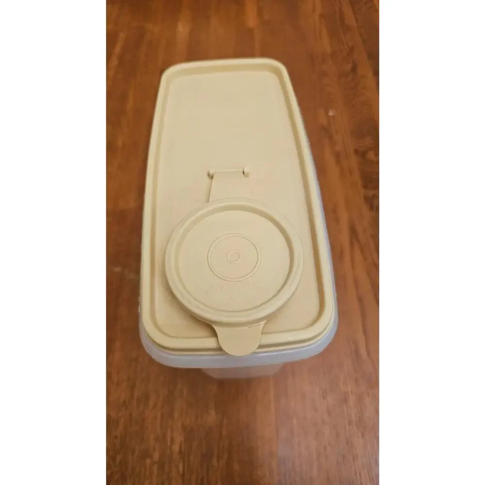 Vintage Tupperware Cereal Storage Container Keepers 469-14 with Almond Lid471-12